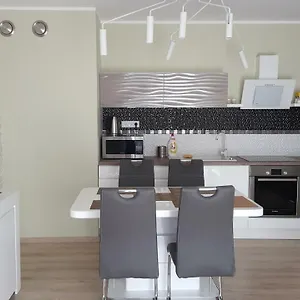 https://wroclaw-apartamenty-kepa-mieszczanska.hotelswroclaw.com